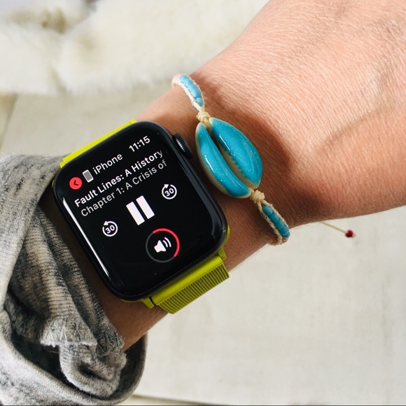 Delicate Beaded Cowrie Shell Bracelet Blue - Picture 4 of 6